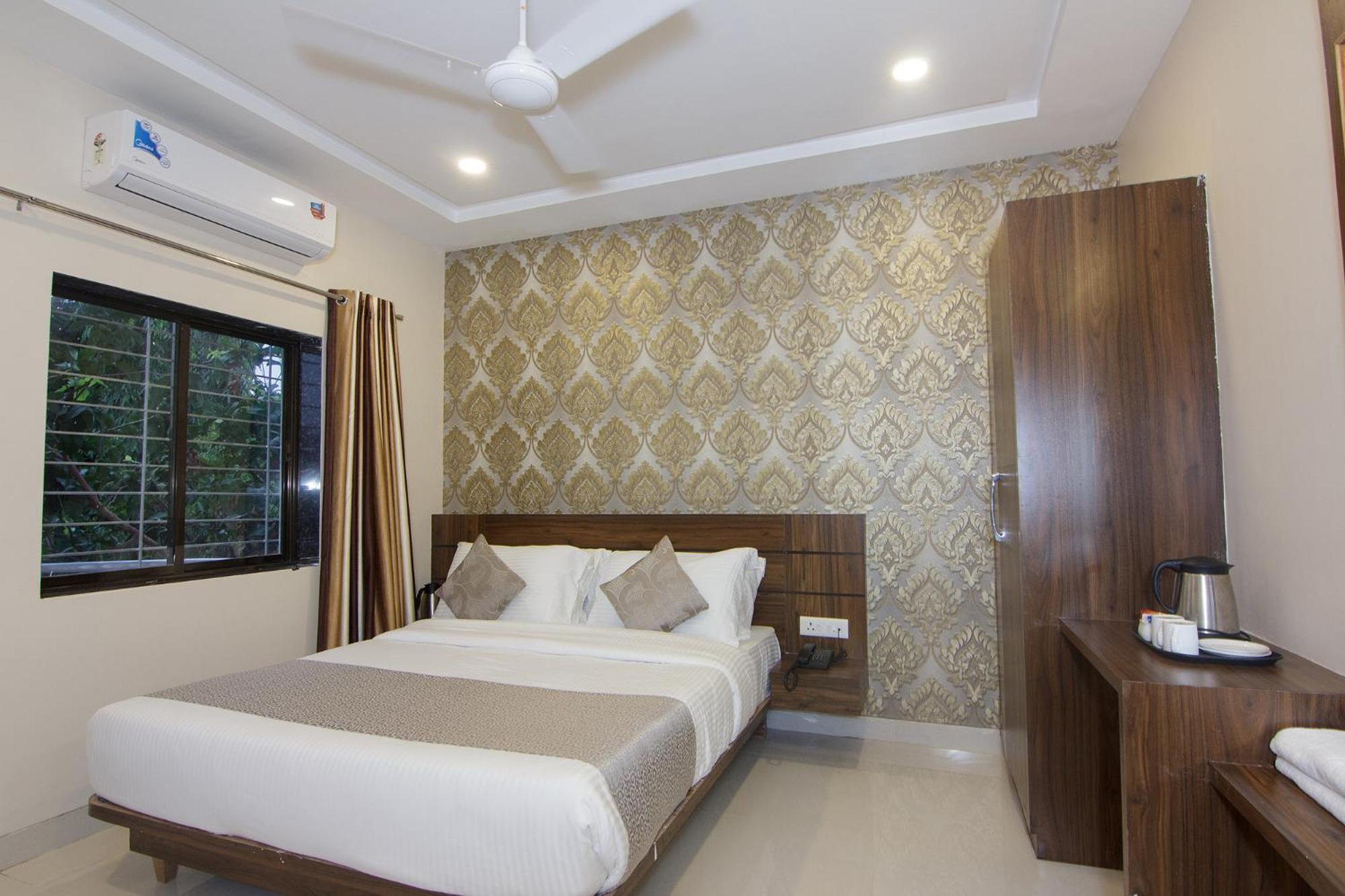 Strand Resort Lonavala Exterior foto